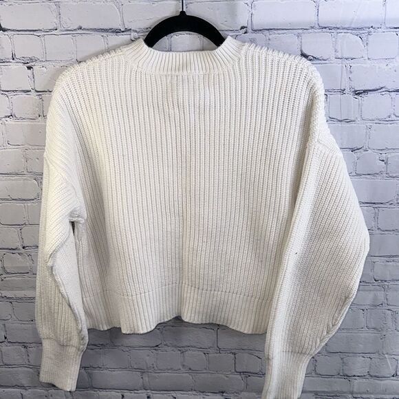 ✨ White Abercrombie & Fitch Thick Sweater - Size Small - Picture 3 of 3